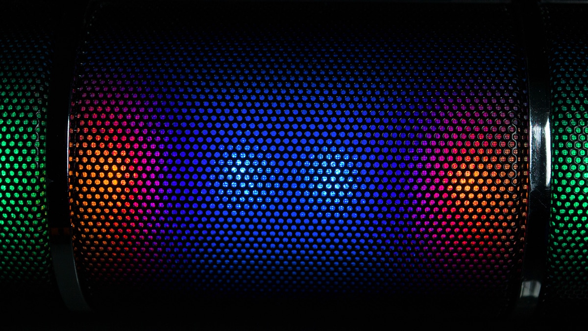 音のある空間を作り出す！音響業界のトップページは、画像が17%〜89%を占める。持っている製品が少ないほど、シンプルなレイアウトでわかりやすい。